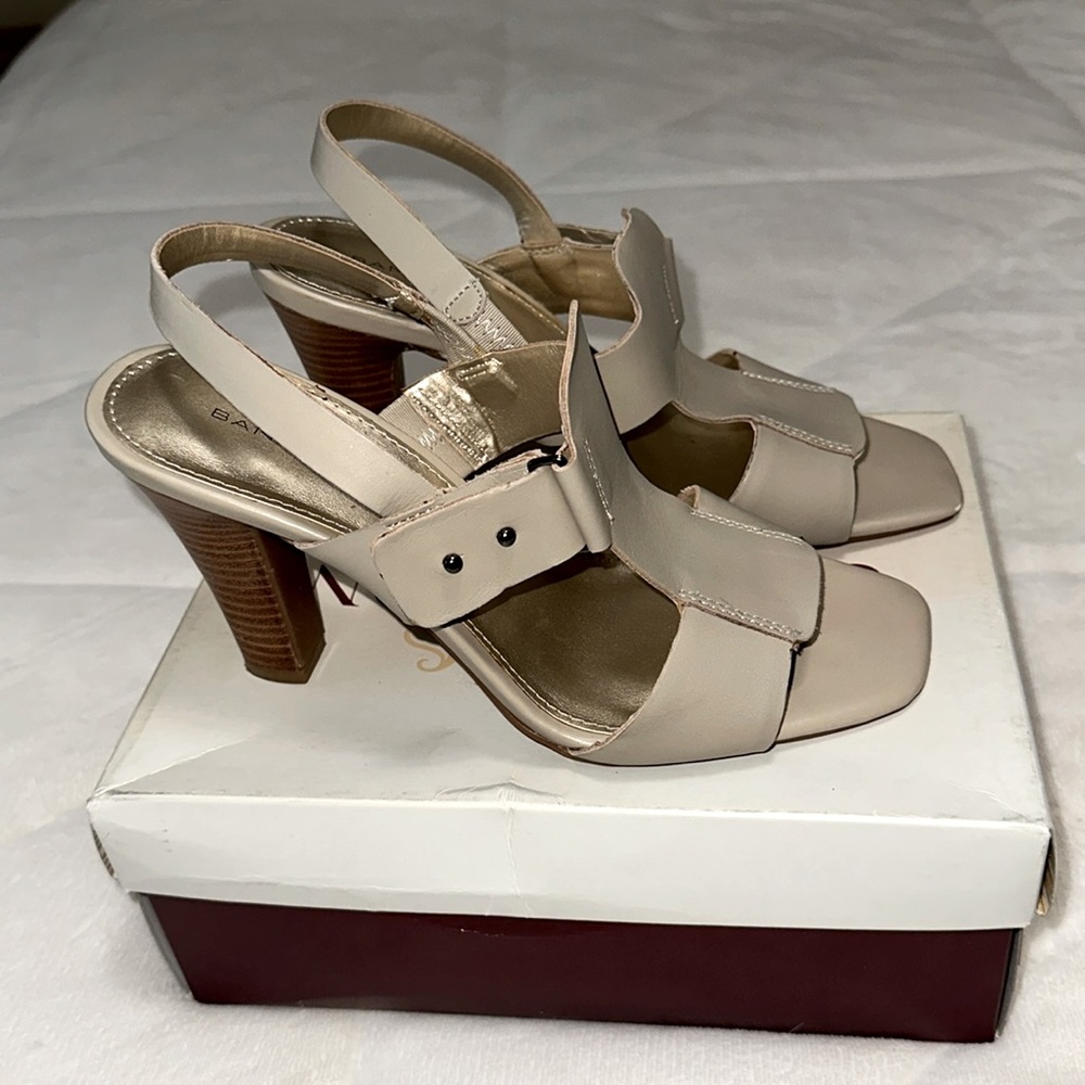 Bandolino leather sandals size 8M